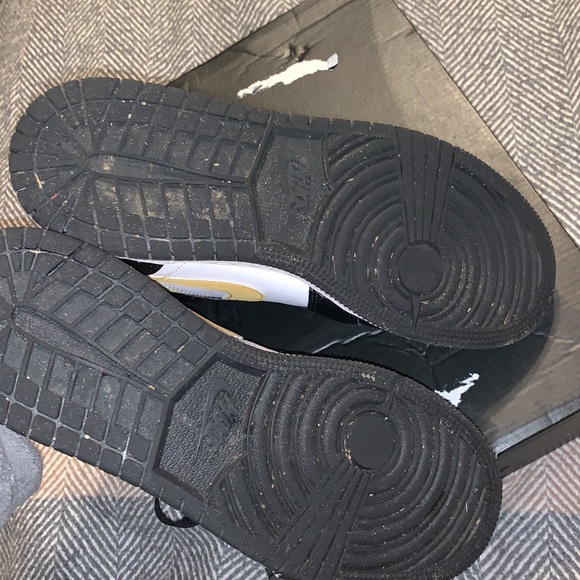 SOLD Air Jordan 1 Mid - Picture 10 of 12